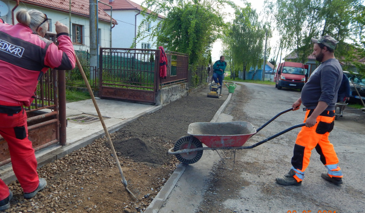 Výstavba chodníkov v obci